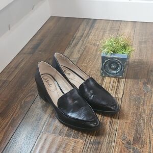 Life Stride Women's Black Leather Slip On Heeled Comfortable Loafers